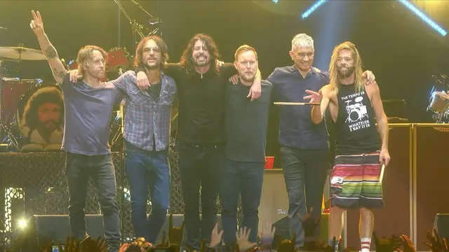 6 Potret Kenangan Taylor Hawkins ‘Foo Fighters’ dan Keluarga, Penuh Kehangatan