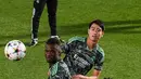 Gelandang Real Madrid Eduardo Camavinga (tengah) mengambil bagian dalam sesi latihan jelang menjamu Celtic pada matchday terakhir Grup F Liga Champions di Valdebebas, pinggiran Madrid, Selasa (1/11/2022). Madrid saat ini memimpin Grup F dengan 10 poin, diikuti RB Leipzig (9), Shakhtar Donetsk (6), dan Celtic (2). (PIERRE-PHILIPPE MARCOU / AFP)