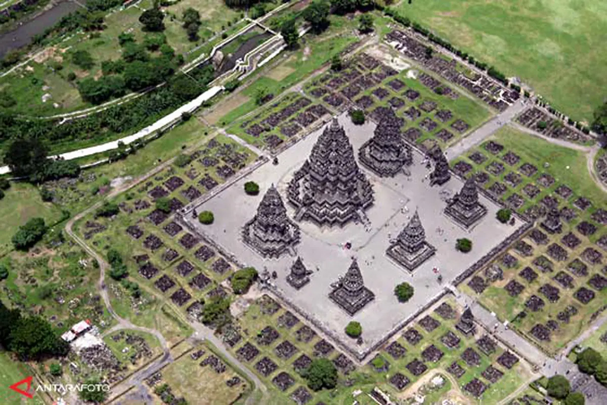 prambanan130207b.jpg