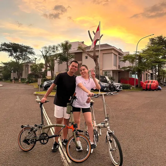 Sudah Putus dari Vinessa Inez, Ini 6 Potret Rio Alief Drummer NOAH dan Pacar Baru
