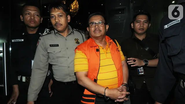 Ekspresi Bupati Indramayu Supendi Saat Berompi Tahanan KPK