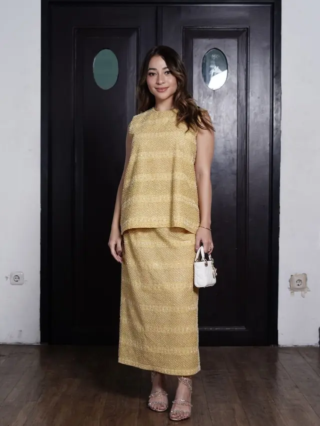 6 Pesona Nikita Willy di Fashion Show Sapto Djojokartiko, Tampil Menawan