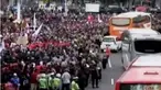 Ribuan tenaga honorer dari seluruh Indonesia berunjuk rasa, hingga Presiden Joko Widodo bertemu dengan delegasi Rusia.