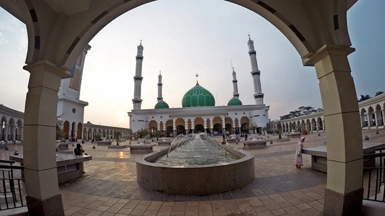 Masjid Agung Madani 