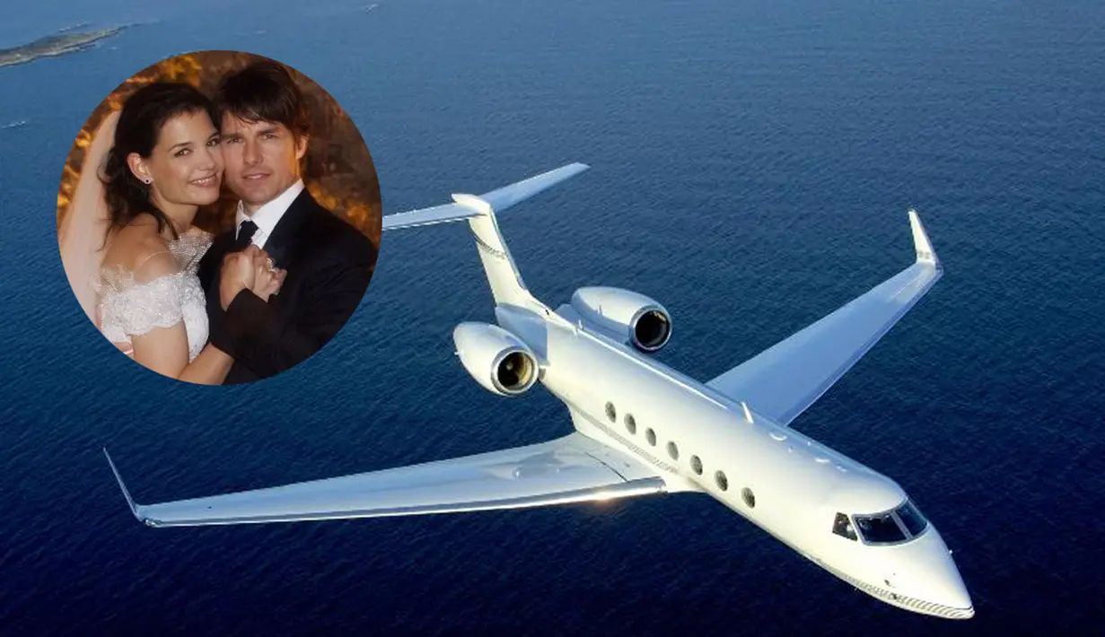 Katie Holmes merupakan mempelai wanita yang beruntung mendapatkan kado pesawat Jet pribadi Gulstream Jet dari sang suami kala itu, Tom Cruise. Jet mewah itu seharga 196 miliar rupiah (Istimewa)