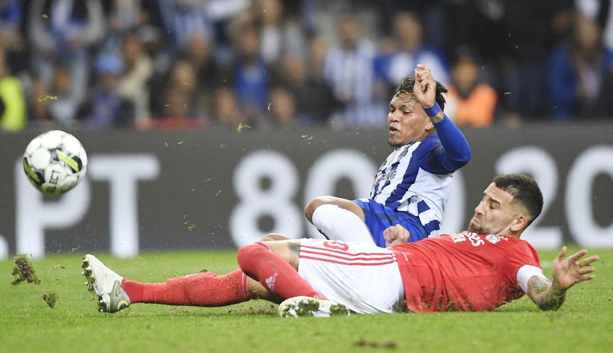 Pemain yang kini genap berusia 20 tahun tersebut baru saja menyelesaikan kepindahannya dari Palmeiras ke klub raksasa Portugal, FC Porto, pada bursa transfer musim panas tahun 2022 lalu dengan mahar 10,2 juta Euro. (AFP/Miguel Riopa)