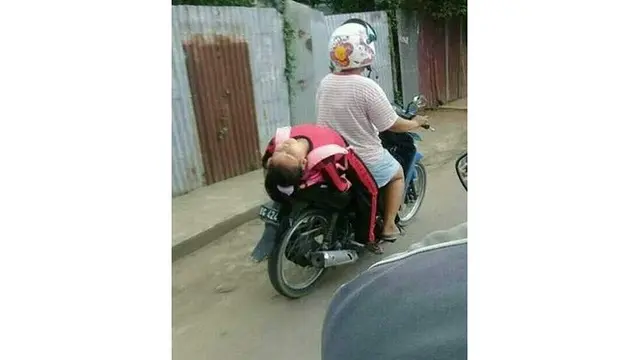 4 Potret Terlalu Ngantuk Tidak Pada Tempatnya Ini Bikin Geleng Kepala
