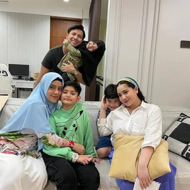 6 Momen Pertemuan King Faaz dan Rafathar, Curi Perhatian