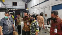 Direktur Bina Produktivitas, Fahrurozi bersama Direktur Pemagangan, Siti Kustiati melakukan kunjungan ke PT Sarandi Karya Nugraha.