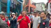 Pakai Baju Merah, Rano Karno Sapa Warga di Kapuk Jakarta Barat