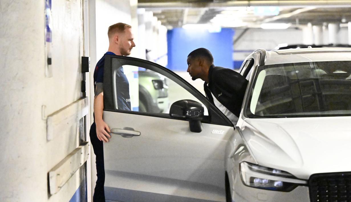 Alexander Isak resmi pindah ke Liverpool sekaligus mengukir rekor baru dalam bursa transfer sepak bola Inggris dengan nilai fantastis 125 juta pounds atau setara Rp2,77 triliun rupiah. (AFP/Anders Wiklund)