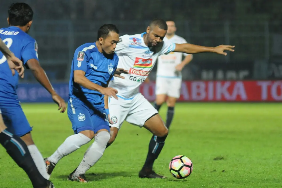 Arema Vs PSIS