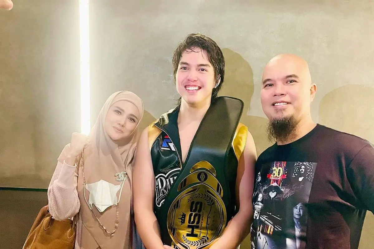 El Rumi bersama Ahmad Dhani dan Mulan Jameela (Intagram/mulanjameela1)