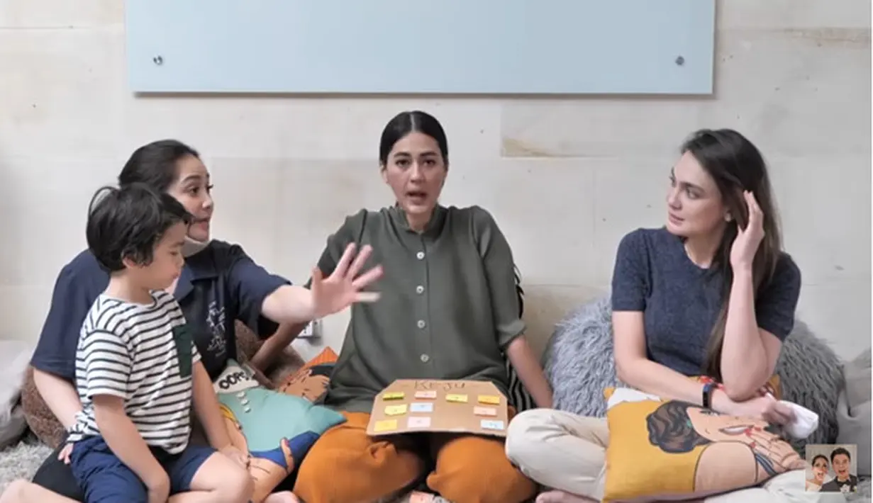 Luna Maya Paula Verhoeven dan Nagita Slavina (Youtube/Baim Paula)