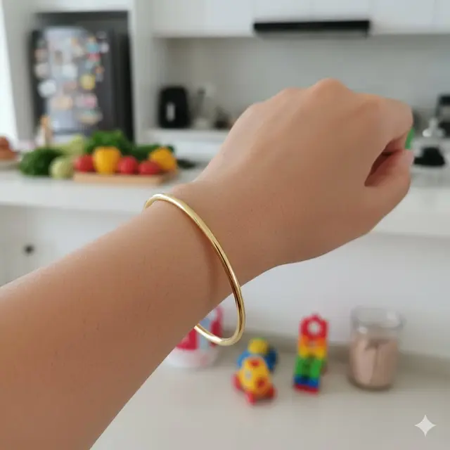 Gelang Emas Tipis untuk Ibu Rumah Tangga