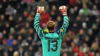 Alexander Manninger saat membela Juventus pada 2010. (JOE KLAMAR / AFP)