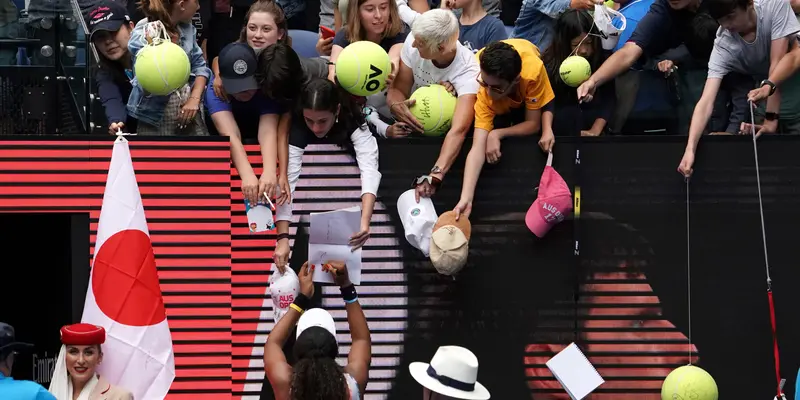 Berburu Tanda Tangan Naomi Osaka di Australia Terbuka