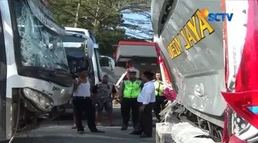 Akibat tabrakan tersebut bus rusak parah, sehingga ratusan jemaah tidak bisa melanjutkan perjalanan ke Asrama Haji Donohudan, Boyolali.