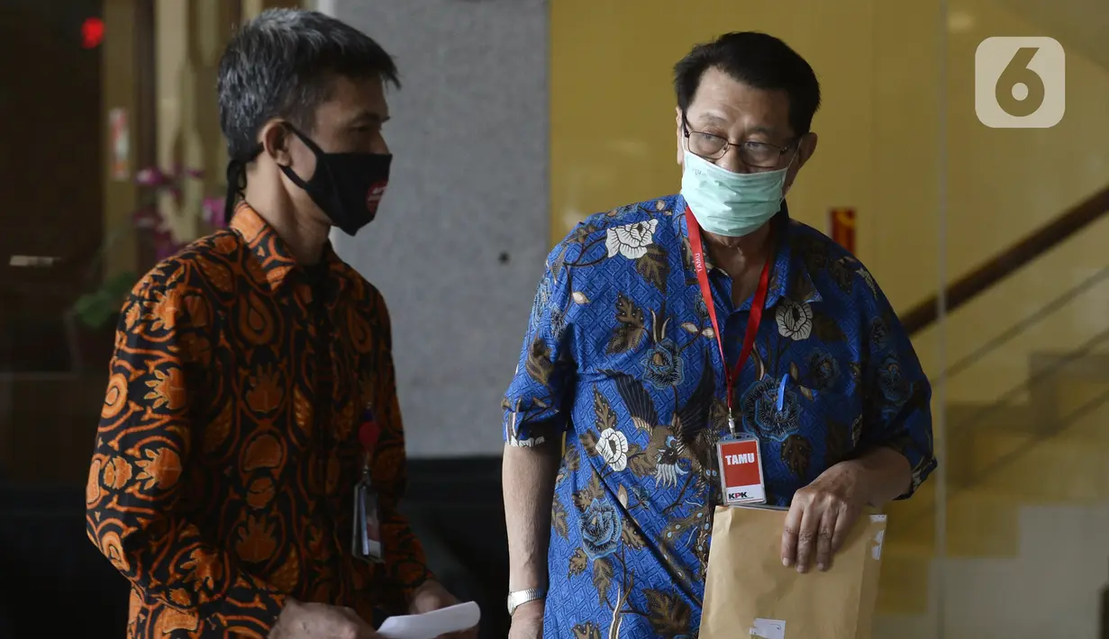 Dirut PT Abadi Sentosa Perkasa Didi Laksamana saat akan menjalani pemeriksaan penyidik di Gedung KPK, Jakarta, Rabu (1/7/2020). Didi menjadi saksi untuk tersangka mantan Dirut PTDI Budi Santoso terkait dugaan korupsi penjualan dan pemasaran pesawat di PTDI tahun 2007-2017. (merdeka.com/Dwi Narwoko)
