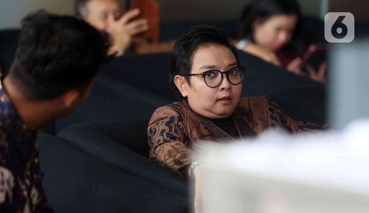 Pelaksana Tugas (Plt) Bupati Cilacap, Jawa Tengah, Ammy Amalia Fatma Surya, usai menjalani pemeriksaan tim penyidik Komisi Pemberantasan Korupsi (KPK) di Gedung Merah Putih, Jakarta, Selasa (5/5/2026). Pelaksana Tugas (Plt) Bupati Cilacap, Jawa Tengah, Ammy Amalia Fatma Surya memenuhi panggilan penyidik Komisi Pemberantasan Korupsi (KPK). (Liputan6.com/Helmi Fithriansyah)