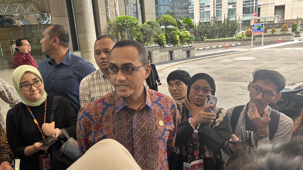 Anggota Dewan Komisioner OJK sekaligus Pengganti Kepala Eksekutif Pengawas Pasar Modal, Keuangan Derivatif, dan Bursa Karbon, Hasan Fawzi.