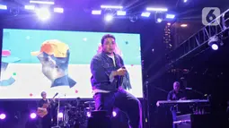 Sejumlah hits andalan Sal Priadi menambah semarak malam kedua KapanLagi Buka Bareng BRI Festival 2025. (Liputan6.com/Angga Yuniar)