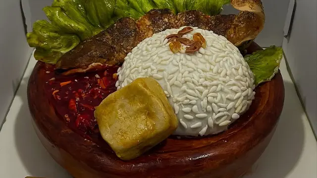 Potret Kejutan Ulang Tahun Fairuz A Rafiq dari Suami dan Anak (credit: instagram/fairuzarafiq)