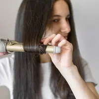 Yuk, simak beberapa tips untuk tampil effortless sekaligus menjaga rambut tetap sehat. [Dok/freepik.com]