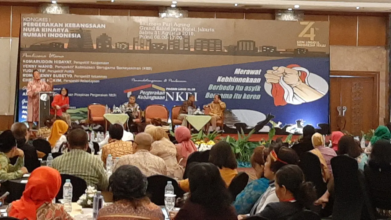 Cendikiawan sekaligus mantan Kepala Badan Pembinaan Ideologi Pancasila (BPIP), Yudi Latif menganggap ada dua faktor munculnya gelombang fasisme baik di dunia, maupun di Indonesia.