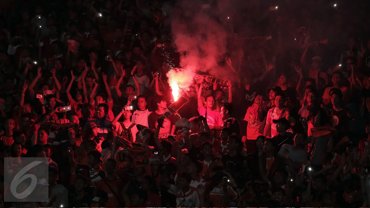 20160508-Euforia Suporter Macan Kemayoran dan Kabau Sirah Getarkan Stadion GBK-Jakarta