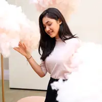 Sebagai wanita, Cut Syifa mengaku tidak ingin ketinggalan dengan trend fesyen terbaru. (Nurwahyunan/Bintang.com)