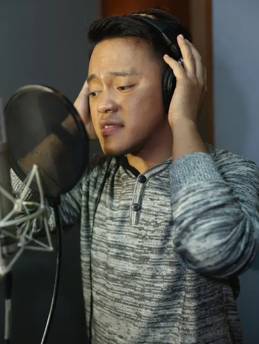 Mengenai lagu ‘Bidadari Jiwa’  Danang D'Academy memang belum tahu kapan lagu ciptaan pak Ngah itu akan dilempar ke pasaran. Namun tak hanya rilis di Indonesia saja, melainkan Malaysia, Brunei dan juga Singapura. (Andy Masela/Bintang.com)