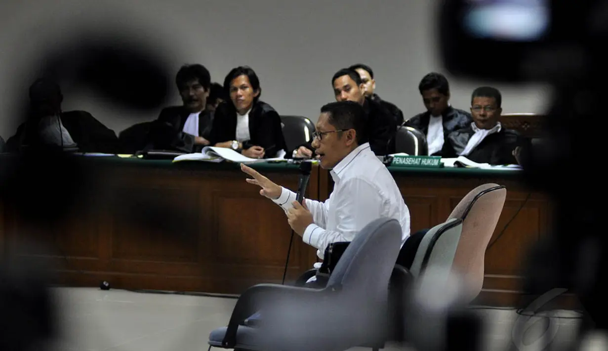 Dalam persidangan, Anas mengakui pernah dekat dengan Nazaruddin, tetapi dia mengklaim cuma ingin membantu mewujudkan impian ibu Nazaruddin, Jakarta, Kamis (4/9/14). (Liputan6.com/Miftahul Hayat) 