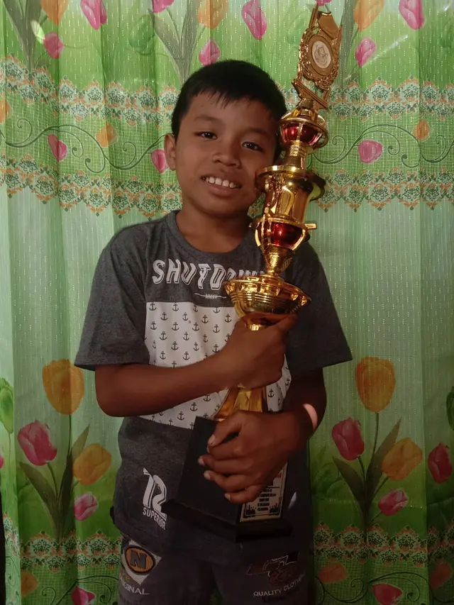 6 Potret Alwiansyah, Bocah Viral yang Punya Suara Merdu