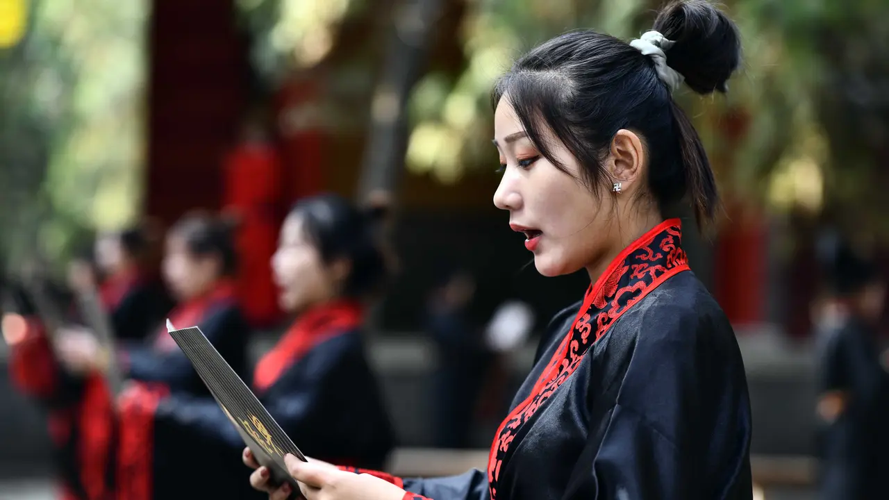Melihat Upacara Peringatan Hari Kelahiran Konfusius di China
