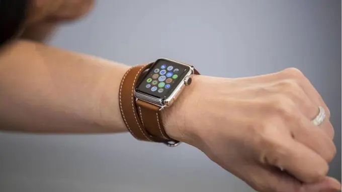 Jam Tangan Bikin Penampilan Kamu Terlihat Intelektual. Benarkah?