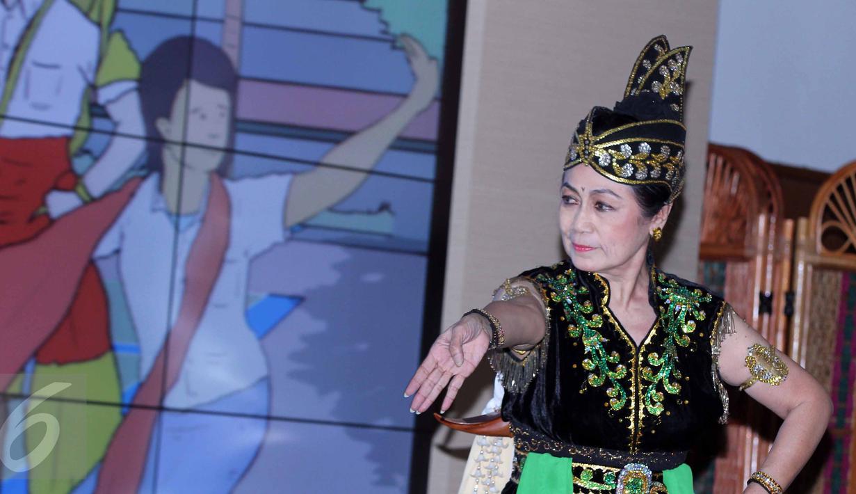 Salah satu maestro yang ikut dalam program Belajar Bersama Maestro (BBM), Jakarta, Jumat (12/6/2015).  Program ini dalam rangka pelestarian dan revitalisasi kebudayaan yang melibatkan 10 maestro Indonesia. (Lipuran6.com/Helmi Afandi)