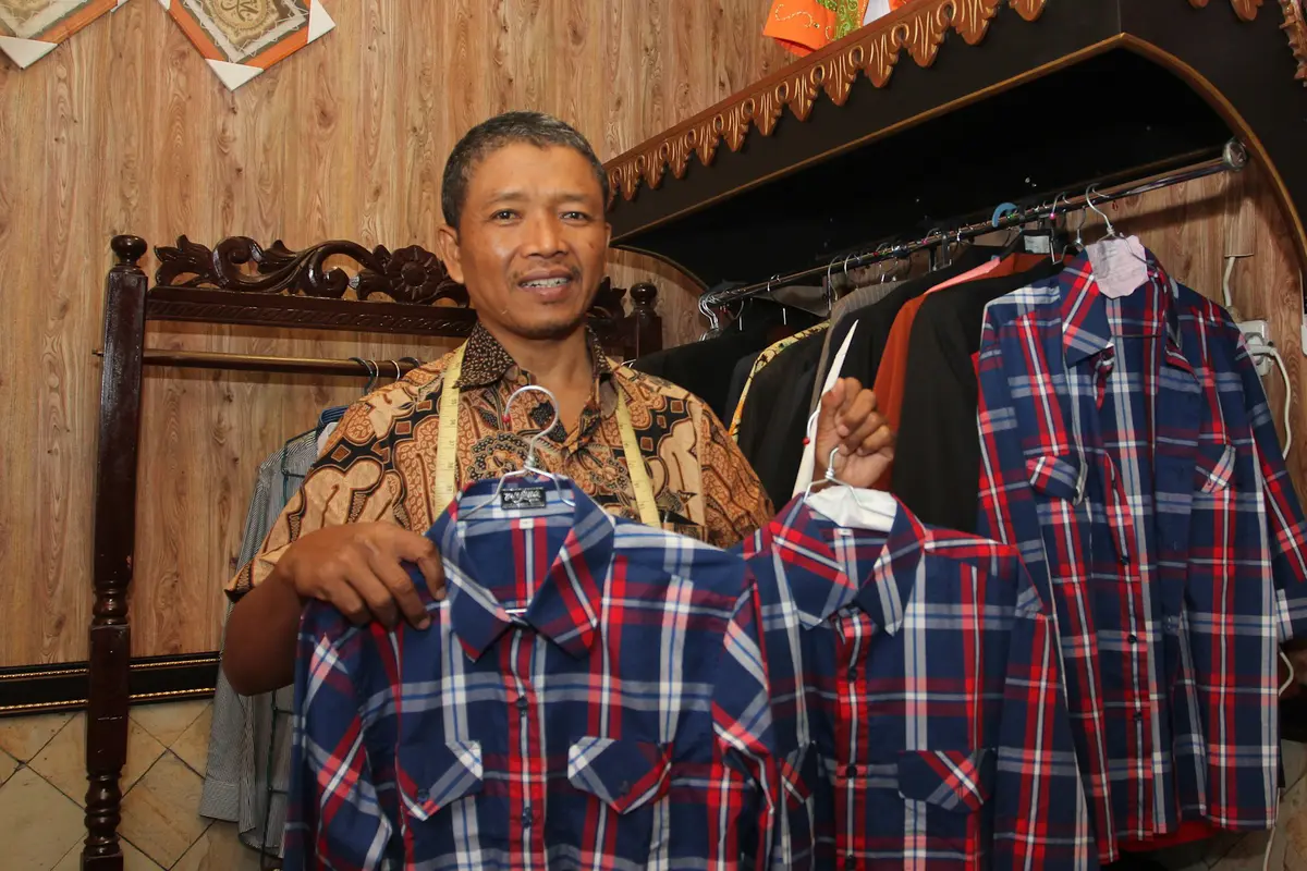 Penjahit Langganan Jokowi di Solo Banjir Pesanan dari TemanAhok