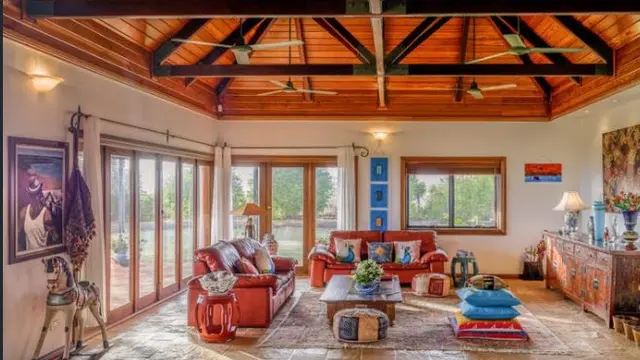 Rumah di Tebing Merah Prasejarah Australia Jadi Viral, Terpencil tapi Dicari Pembeli