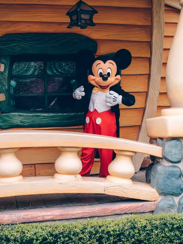 Ilustrasi Mickey Mouse