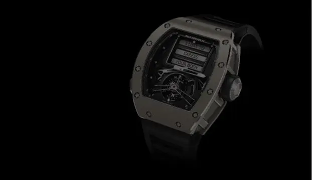 Jam Tangan Erotis Milik Drake yang Dipakai Saat Dukung Tim Basket Kesayangan