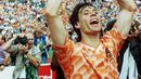 1. Marco Van Basten, striker legendaris Belanda itu dilatih Cruyff saat menukangi Ajax musim 85/86 hingga 86/87. Bersama Cruyff, Basten berkembang menjadi bomber haus gol dan diboyong klub raksasa asal Italia, AC Milan, pada tahun 1987. (AFP/Staff)