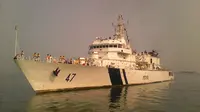 Kapal perang India bersandar di Makassar