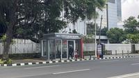 Wajah Baru Halte Perpusnas yang Dilengkapi AC, Masih Uji Coba tapi Pintu Geser Tak Berfungsi