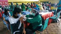 Ilustrasi vaksinasi covid-19 di Kabupaten Banyuwangi (Hermawan Arifianto/Liputan6.com)