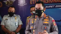 Kapolri Jenderal Polisi Listyo Sigit Prabowo saat menyampaikan keterangan pers di Surabaya (26/3/2022). (ANTARA/Didik Suhartono)