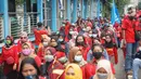 Suasana Jalan Salemba Raya yang dipadati pengunjuk rasa di Jakarta, Kamis (8/10/2020). Banyaknya jumlah pengunjuk rasa yang berjalan menuju Istana Negara menyebabkan Jalan Salemba Raya dari arah Matraman tertutup dan tidak bisa dilalui kendaraan. (Liputan6.com/Immanuel Antonius)