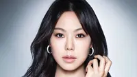 Kim Min Hee yang tengah menjalin hubungan dengan sutradara mendapatkan kritikan pedas dari netizen.