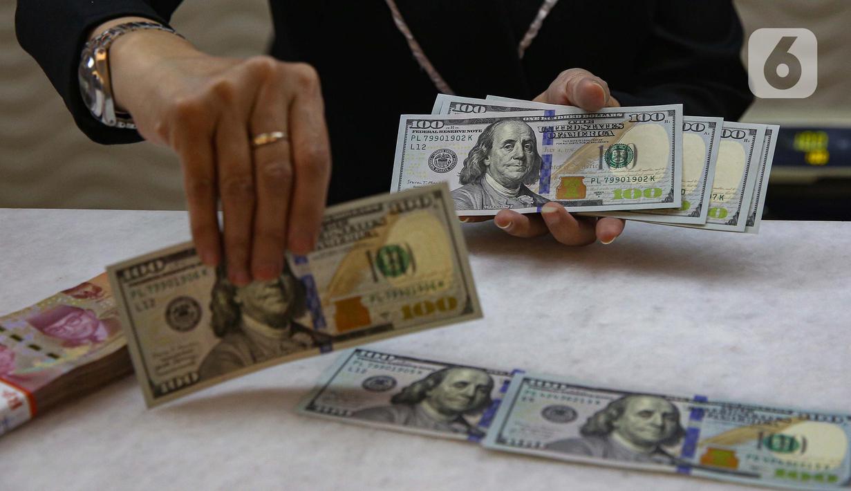 Mengutip data Bloomberg, pada penutupan perdagangan awal pekan ini, Senin (13/1/2025), nilai tukar rupiah melemah signifikan terhadap dolar Amerika Serikat (AS). (Liputan6.com/Angga Yuniar)