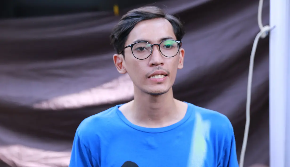 Dikatakan sang anak juga bahwa kondisi Deddy memang belakangan ini menurun. Pasalnya, ia mengidap penyakit gagal jantung dan sempat dirawat di Rumah Sakit Harapan Kita selama 10 hari. (Adrian Putra/Bintang.com)